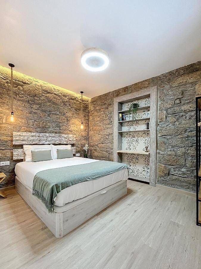 Gîte pour 4 personnes, avec terrasse et vue dans Campanário