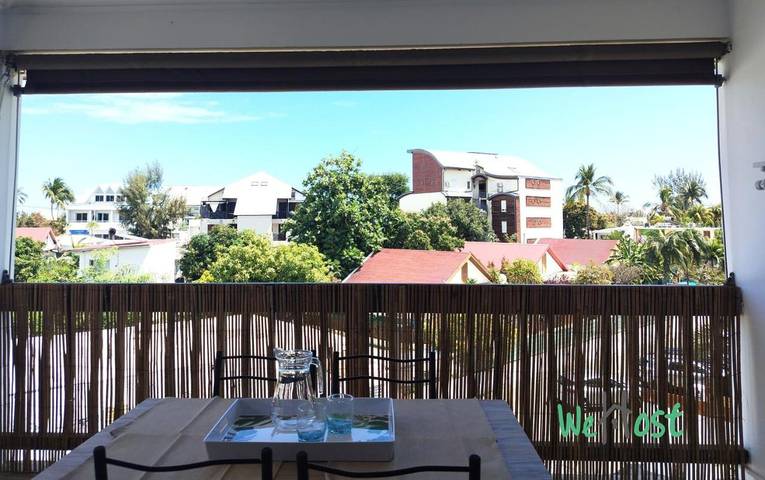 Gîte pour 2 personnes, avec vue et balcon dans Plage des Roches Noires - 2