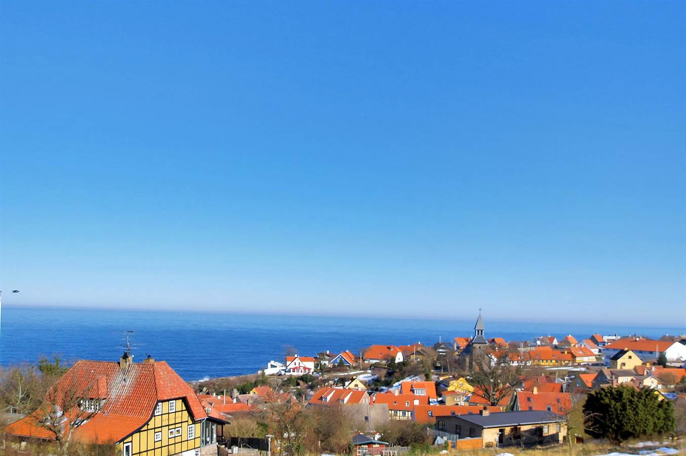 Ganze Wohnung, Stunning apartment in Gudhjem w/ Wifi, 2 Bedrooms and Outdoor swimming pool in Gudhjem, Bornholm