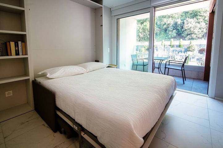 Apartamento entero, Studio with balcony near the center of Locarno (Yellow Studio 12) in Locarno, Alpes Ticineses y del Verbano