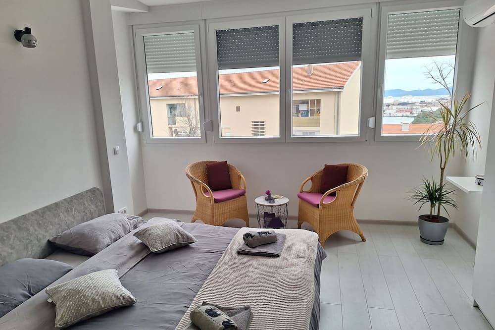 Ganze Wohnung, Mystic Grey Studio Apartment in Ploce, Dubrovnik-Neretva