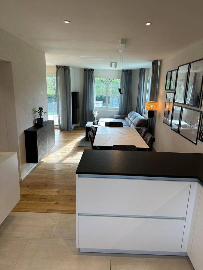 Three-Bedroom House in Rüti (ZH), Zürich Voralpen
