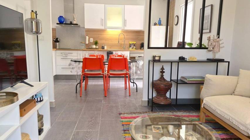 Location de vacances pour 2 personnes, avec jardin et vue à Roquefort-la-Bédoule - 2