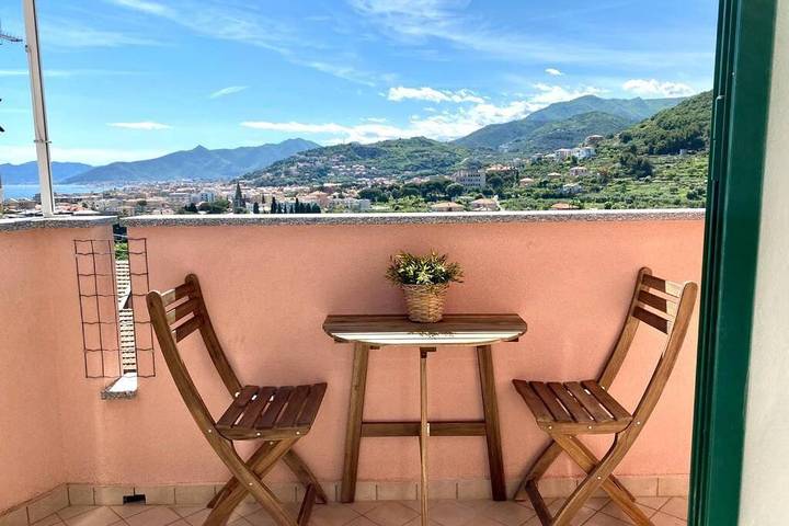 Ferienwohnung für 4 Personen, mit Balkon und Ausblick - 1