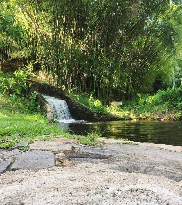 Casas e apartamentos de temporada para 12 pessoas, com jardim e vista e ainda piscina infantil and piscina, com animais de estimação em Cachoeira (Bahia)