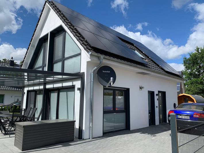 Ferienhaus für 8 Personen, mit Terrasse und Whirlpool sowie Garten und Pool in Göhren-Lebbin - 3