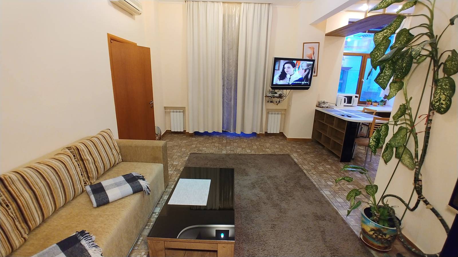 Appartamento intero, Two bedrooms. Luxery. 23 Khreshchatyk str. Centre in Kiev, Ucraina