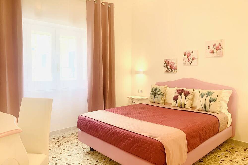 Entire apartment, Floral Holiday - Orchid in Minori, Amalfi Coast