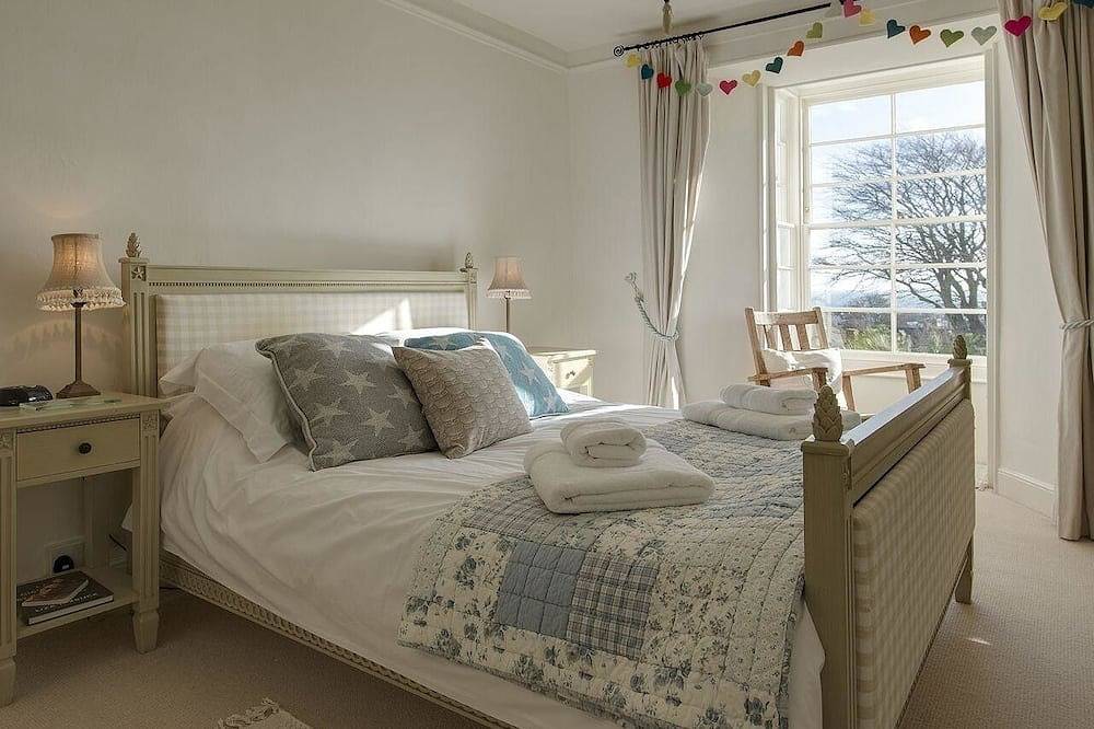 1 Florence Place, pet friendly, luxury holiday cottage in Falmouth in Falmouth (Cornwall), Cornwall