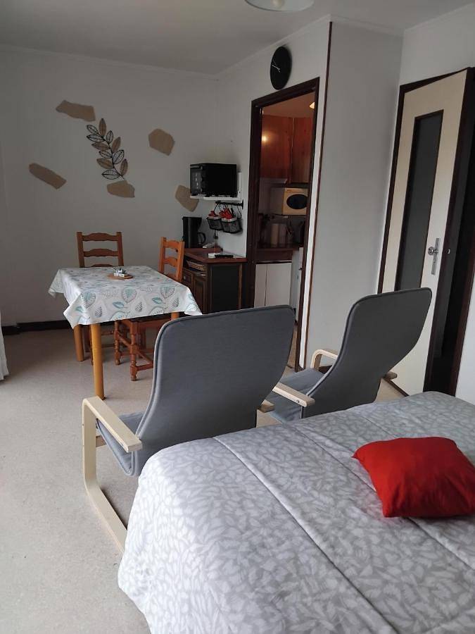 Gîte pour 2 personnes, avec terrasse dans Casino de Greoux les Bains - 4