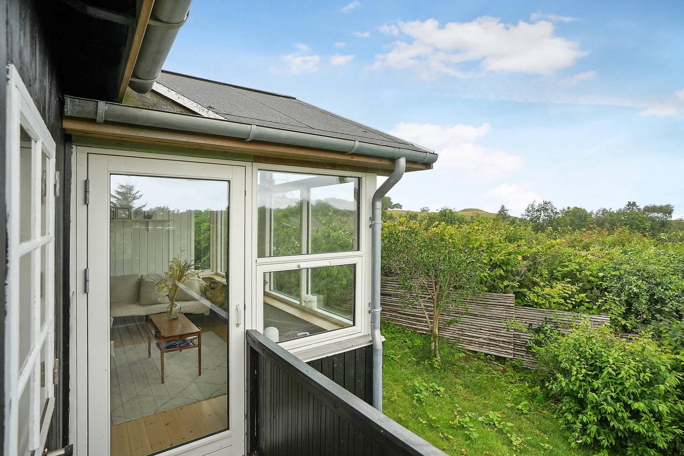 Kystnært sommerhus i Rågeleje  med havkig in Rågeleje, Kattegat