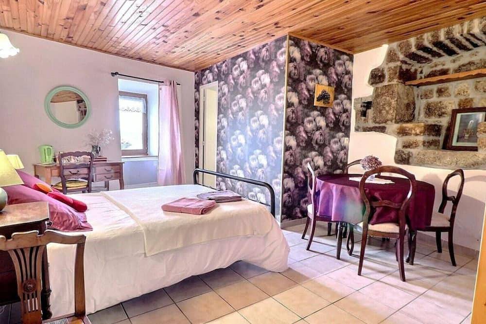 Chambre d’hôtes « L’Adrienne » avec jardin commun et Wi-Fi in Chazeaux, Parc naturel régional des Monts d'Ardèche