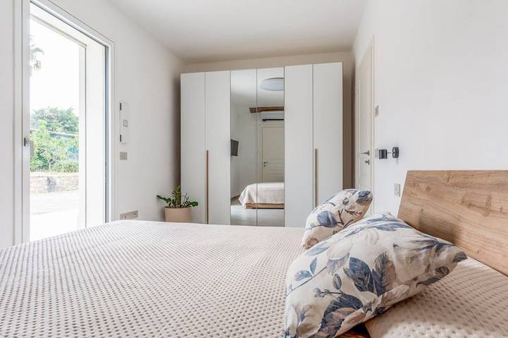 Appartement entier, Casa Sale: Ocean-View Apartment in Taggia with Heated Hot Tub in Taggia (City), Taggia