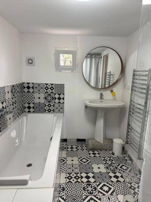 Appartement entier, One-Bedroom Apartment in Soucieu-en-Jarrest, Lyon et ses environs