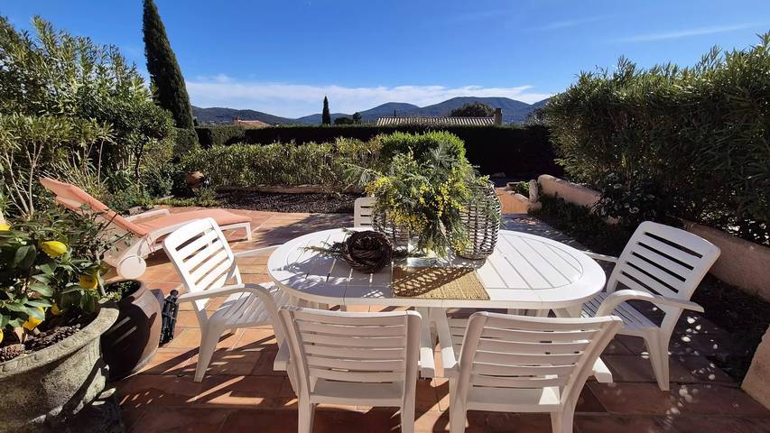 Location de vacances pour 6 personnes, avec jardin ainsi que piscine et balcon à Le Plan-de-la-Tour - 2