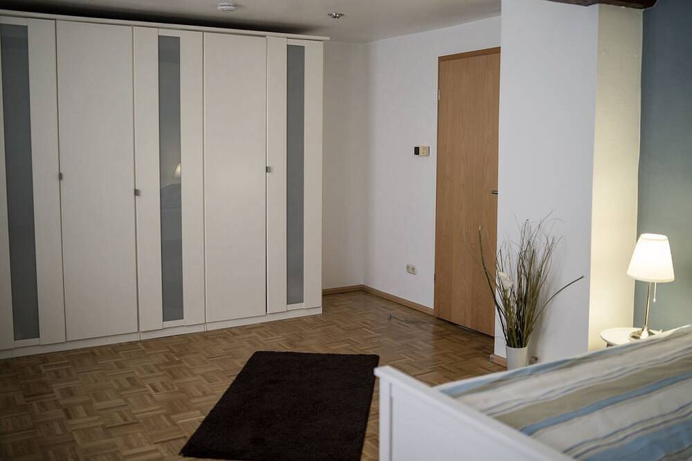 Ganze Wohnung, Schöne Fachwerkwohnung mit Parkhaus und Dachterrasse in Goslar, Harzvorland