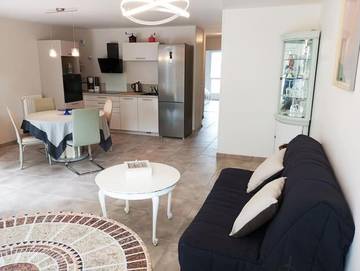 Gîte pour 4 personnes, avec vue et jardin dans Le Cabellou