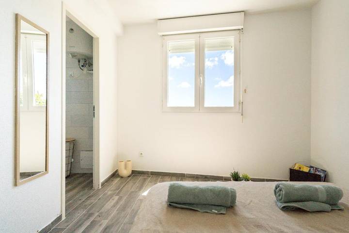 Gîte pour 3 personnes, avec terrasse et vue dans Anse Corps de Garde - 2