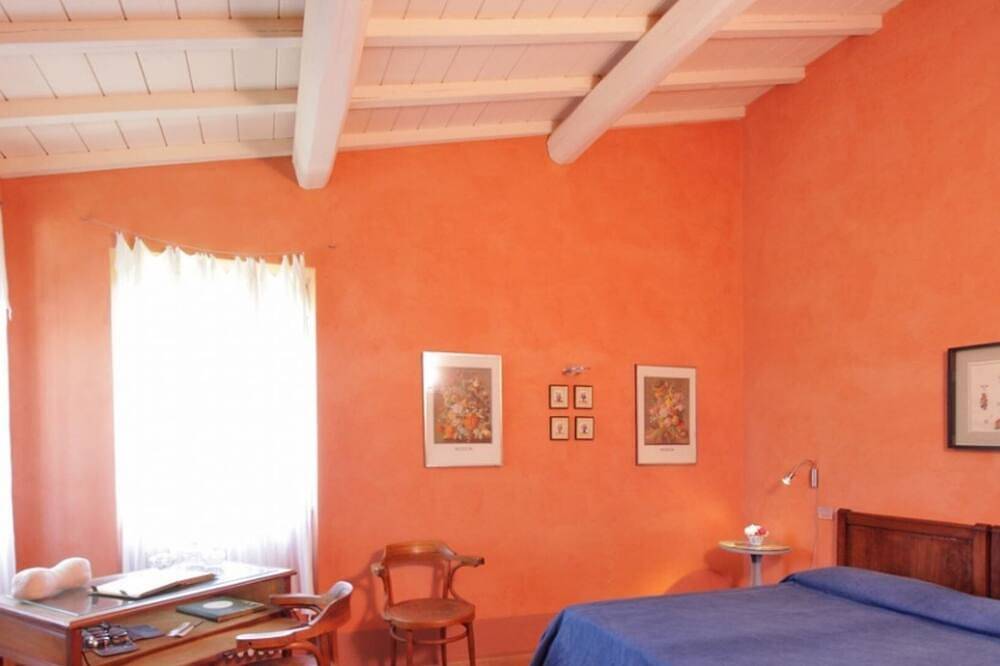 Bagnoletto, splendid farmhouse in the open countryside in Orte, Terni Provinz