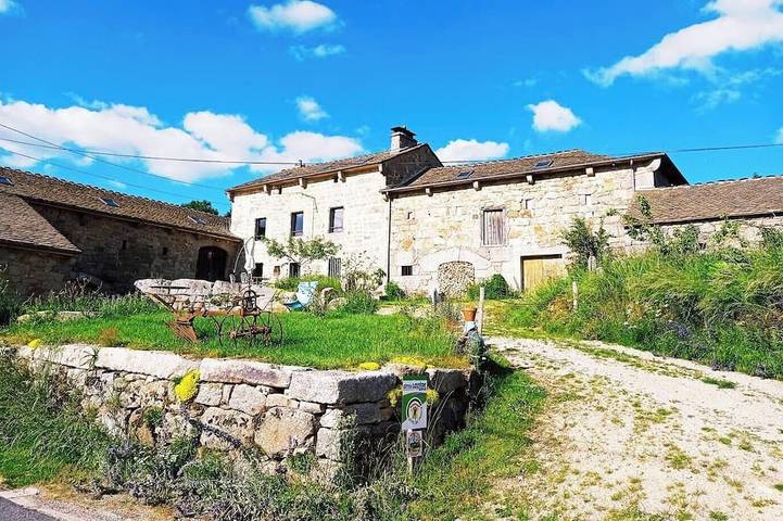 Location de vacances pour 12 personnes, avec Jardin dans Les Laubies
