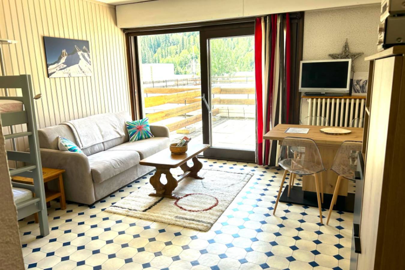 Studio entier, Appt Montagnard Avec Terrasse  in Saint-Chaffrey, Serre Chevalier