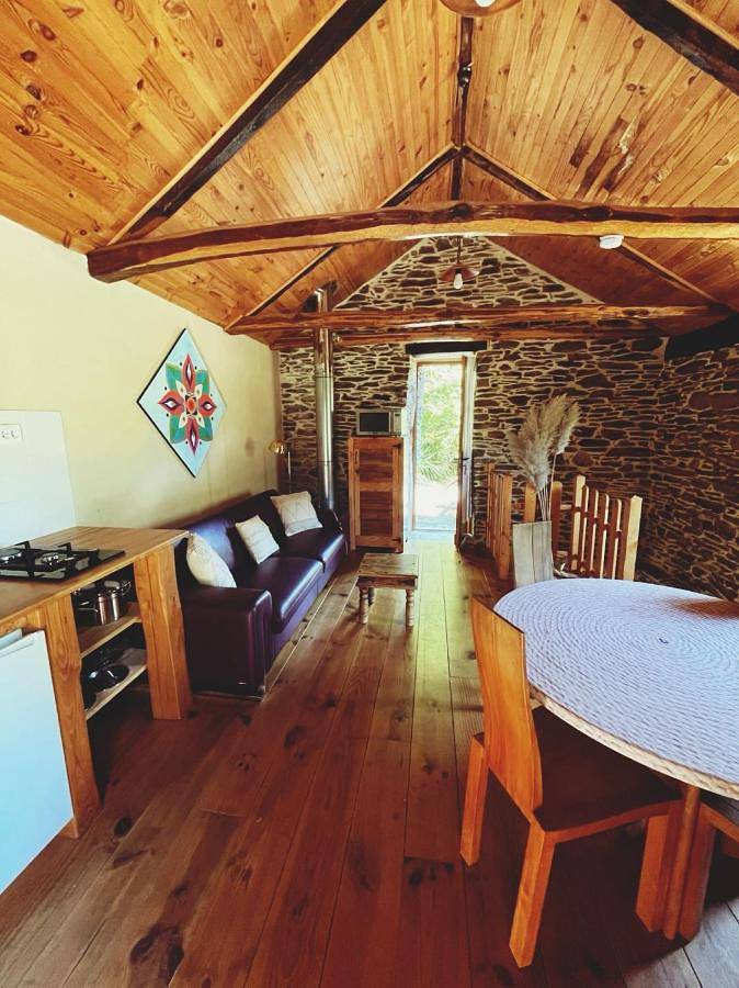 Location de vacances pour 2 personnes, avec Terrasse ainsi que Jardin et Vue à Saint-Privat-de-Vallongue