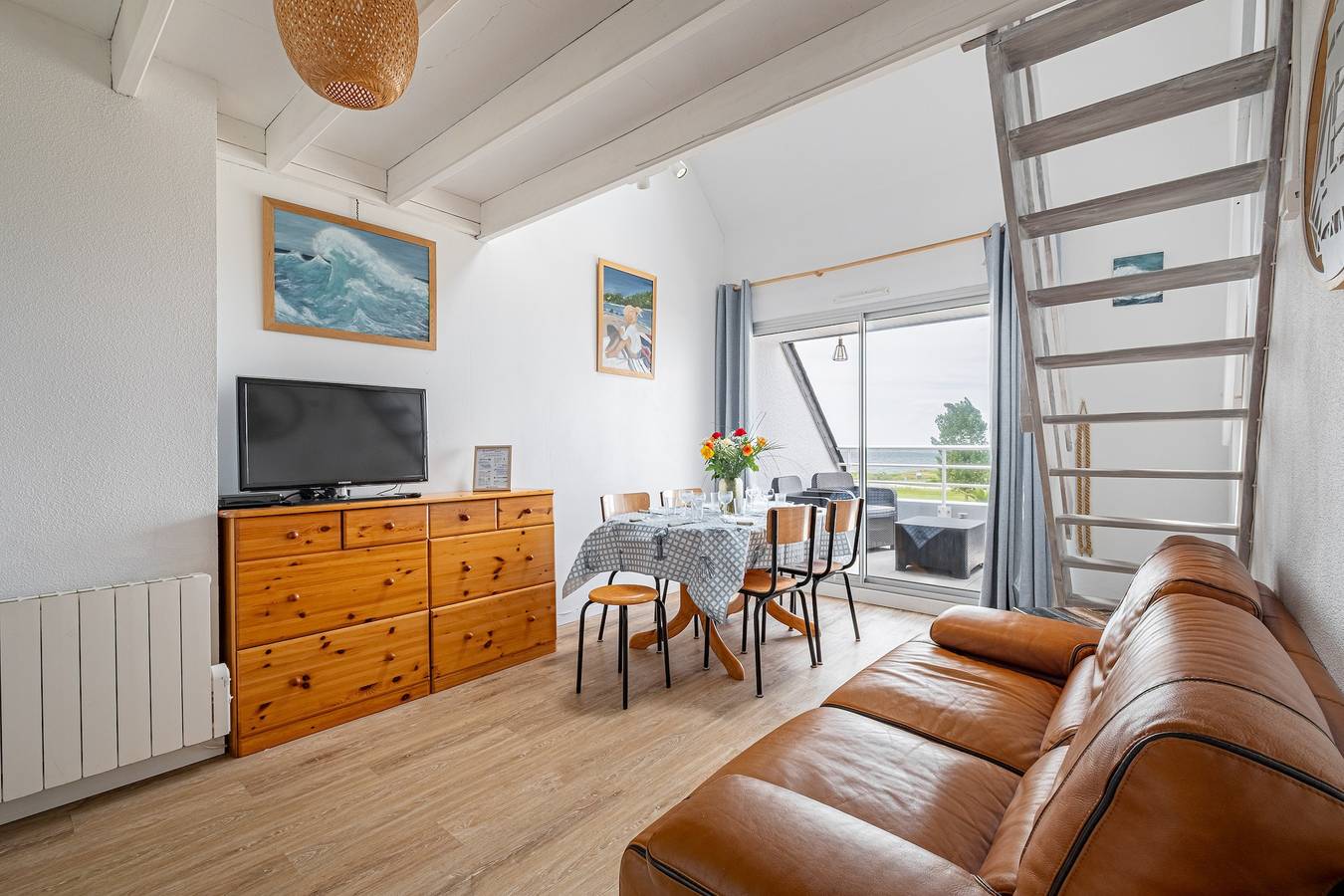 Ganze Wohnung, Ferienwohnung für 6 Personen mit Balkon in Damgan, Côte des Mégalithes