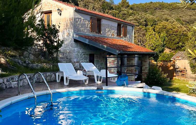 Villa für 4 Personen, mit Terrasse und Garten auf Rab