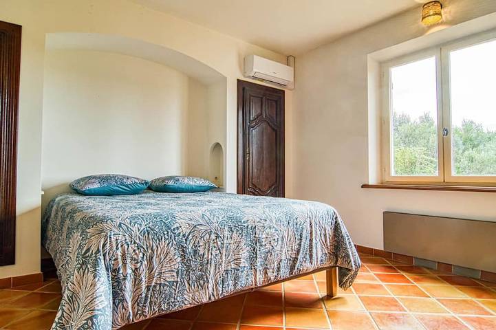 Location de vacances pour 7 personnes, avec piscine et jardin à Pierrefeu-du-Var - 2