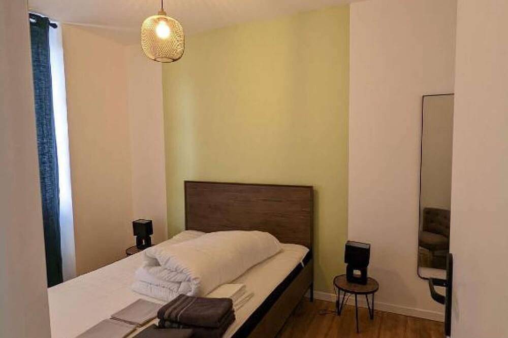 Geheel appartement, 2-1 Charming T2 bis near train station and town center - Parking nearby in Lourdes, Hautes-Pyreneeën