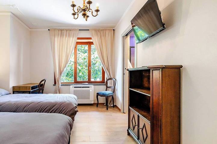 A cozy luxury villa surrounded by greenery, featuring spacious, breathtaking terraces in Pasiano di Pordenone, Pordenone Provinz