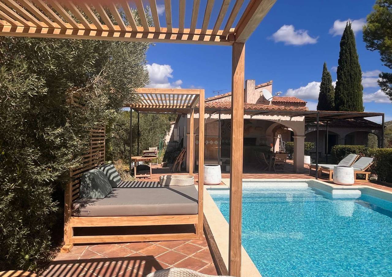 Luxury  country house, Mouriès, Alpilles, big plot, intimate pool area. in Mouriès, Region de Arles