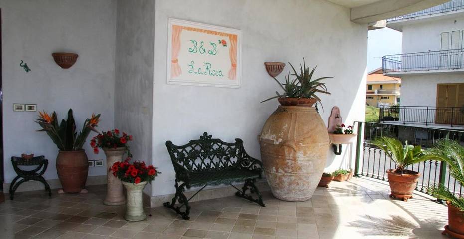 Location de vacances pour 4 personnes, avec terrasse ainsi que jardin et vue dans Campora San Giovanni - 4