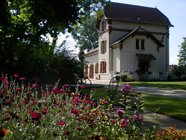 Location de vacances pour 14 personnes, avec terrasse et jardin dans Marne - 2