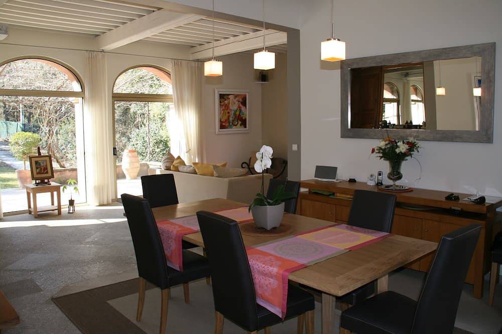 Villa avec piscine et tennis privés, classée 5 étoiles,  Aix en Provence in Aix-en-Provence, Côte méditerranéenne (France)
