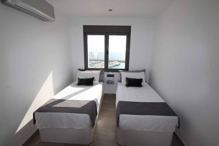 Appartement entier, Appartement Front Line Moraira Marina avec une vue imprenable sur la mer in Cala del Portitxol (Moraira), Teulada