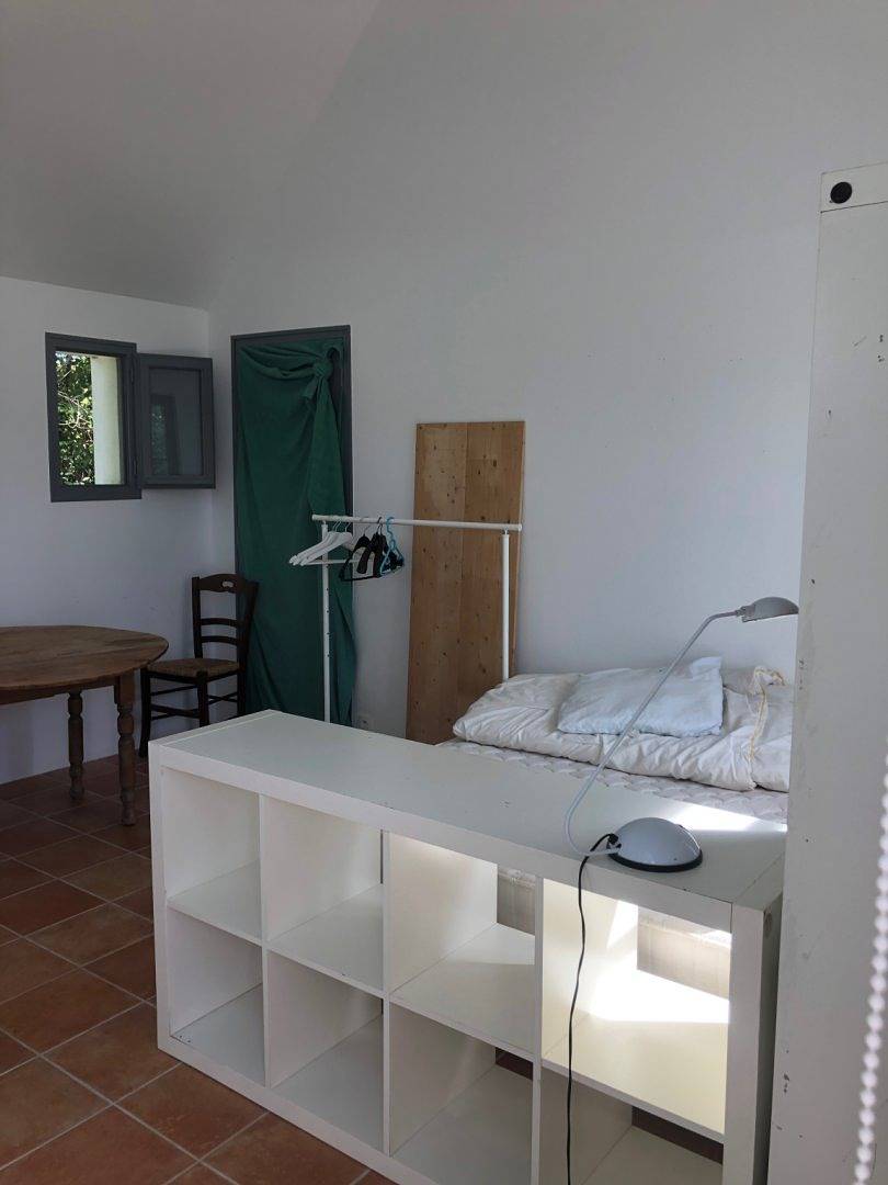 Studio entier, Studio de 30 m² avec accès jardin et piscine in Locmaria, Côte des Mégalithes