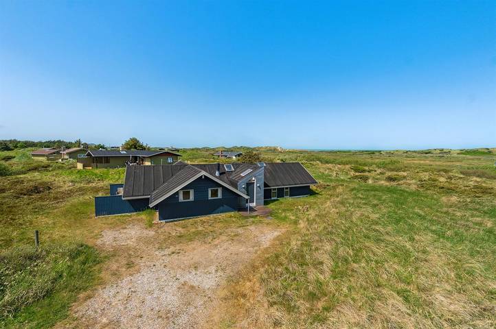 Ferieudlejning for 8 personer, med terrasse i Fjerritslev