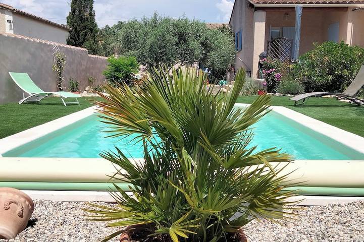 Villa pour 4 personnes, avec terrasse et jardin