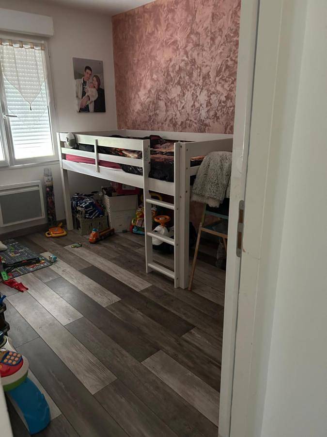 Two-Bedroom House in Garchizy, Nièvre