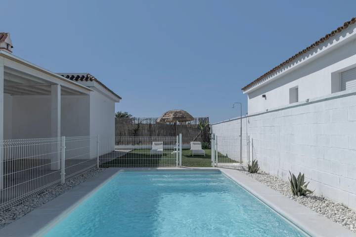 Casa rural para 6 personas, con jardín y balcón, Se admiten mascotas en La Janda - 2