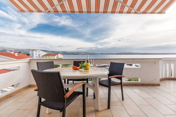 Ferienwohnung für 4 Personen, mit Garten auf Pag