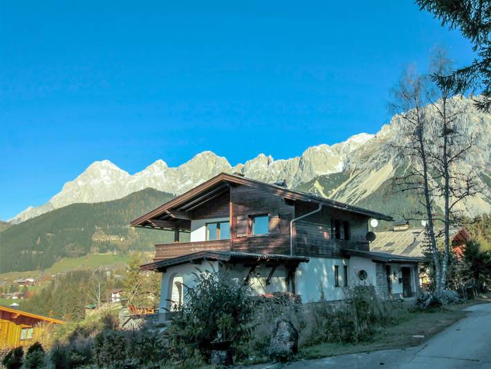 Ferienhaus für 8 Personen, mit Balkon und Terrasse sowie Garten und Sauna in Ramsau am Dachstein