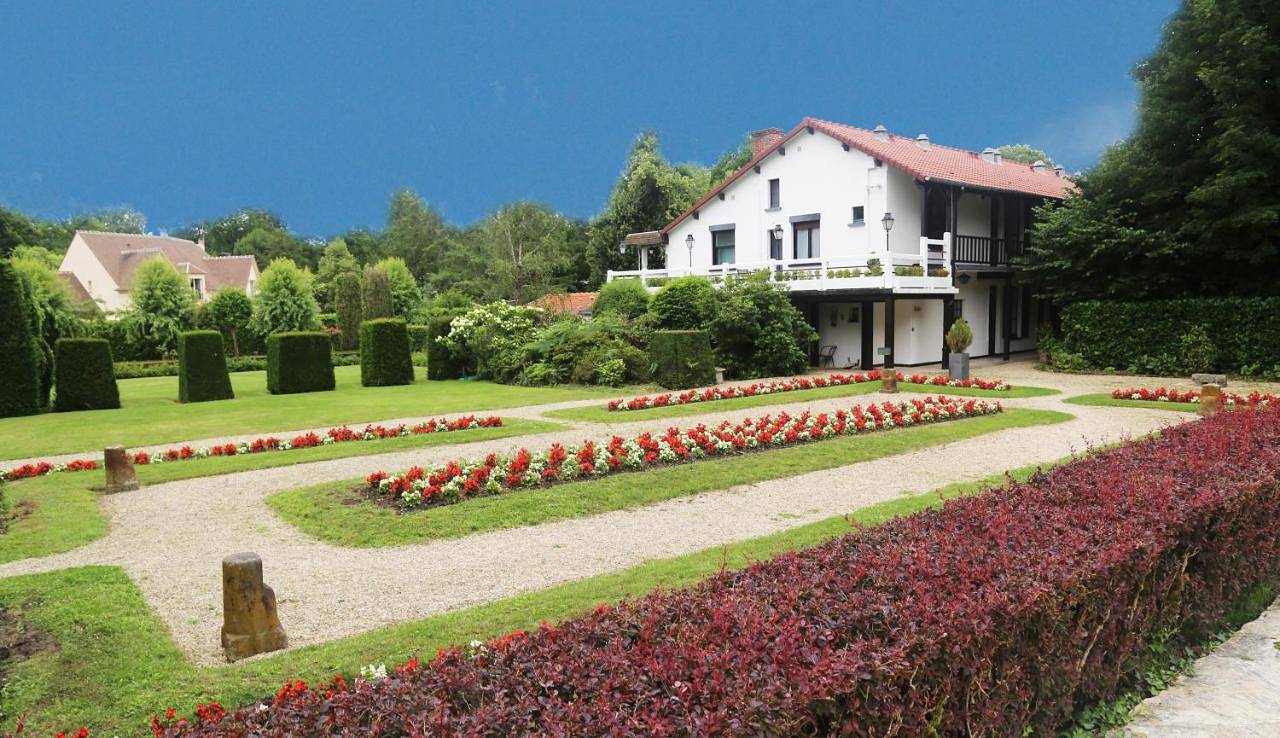 Hôtellerie Du Bas-Bréau in Barbizon, Parc naturel régional du Gâtinais français