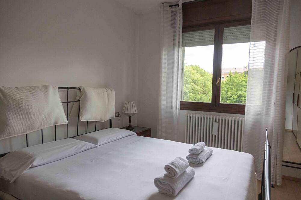 Entire apartment, Apt. Housmart Isonzo 6 in Casalecchio di Reno, Bologna Province