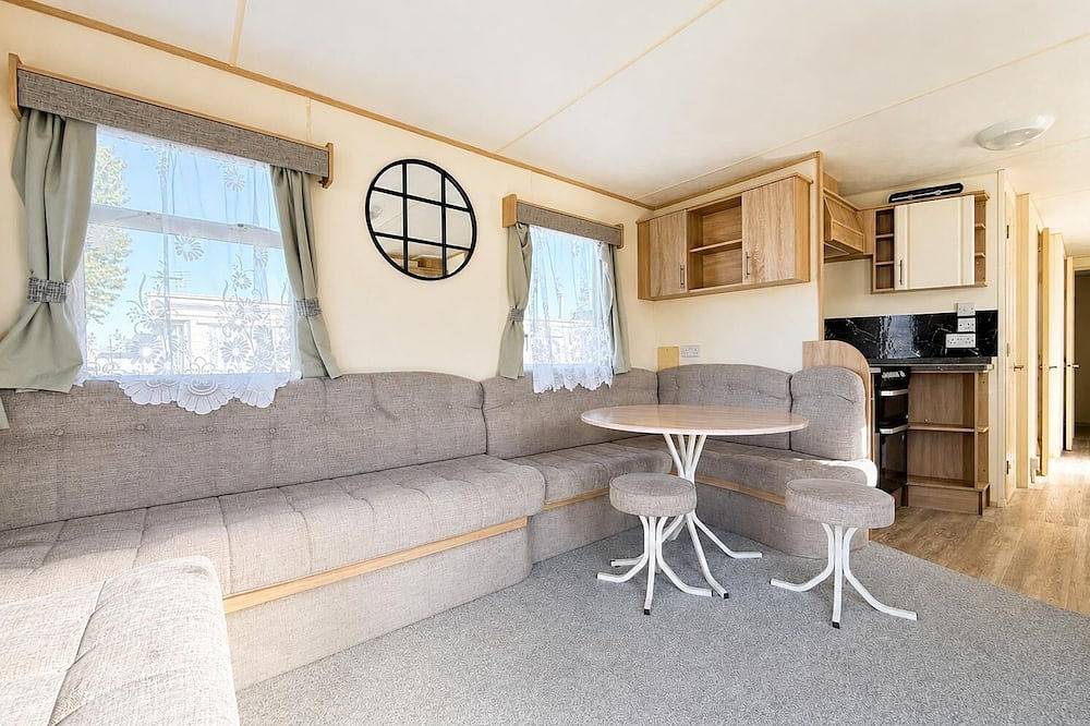 Homely 8 berth caravan at Highfield Grange in Essex in Clacton-on-Sea, Essex