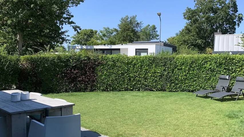 Bungalow für 4 Personen, mit Terrasse und Garten in Zoutelande