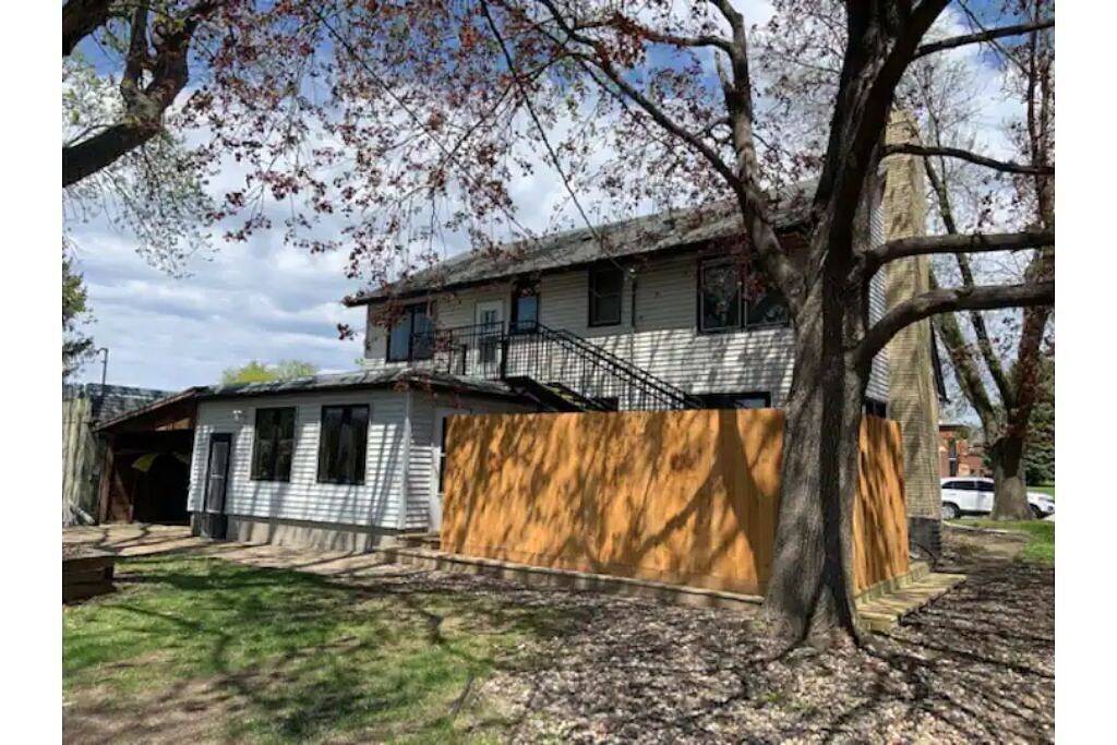 Ganze Wohnung, Cozy and Comfortable New Prague Suite in Le Sueur County