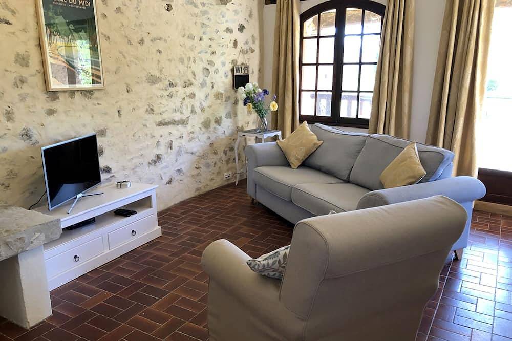 Appartement entier, Montcabirol is set in a  little piece of paradise within its very own hamlet in La Bastide-de-Bousignac, Ariège
