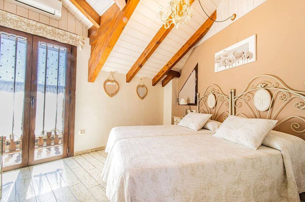 Rural Duplex in the Pyrenees - Garden and Parking in Sabiñánigo, Spanish Pyrenees